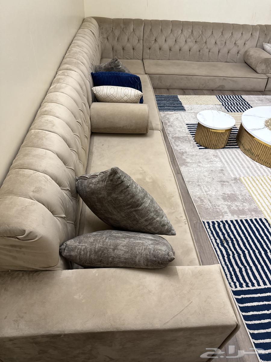 مساند للبيع مع الفرشه مع الطاوله64511884638339111