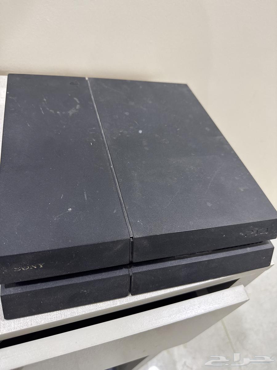 Sony 4 with its cables and Grand 5 tape and controller64517020306434110