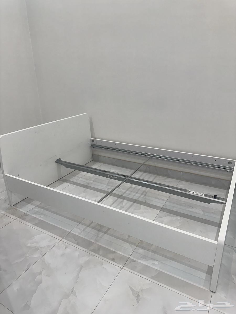 سرير مقاس 140x200 مع مرتبه جديد من ايكيا64517192164609110