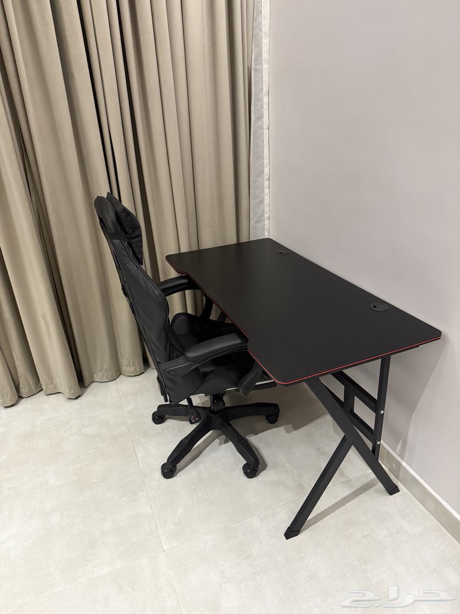 Computer Table and Gaming Chair64511759223937111