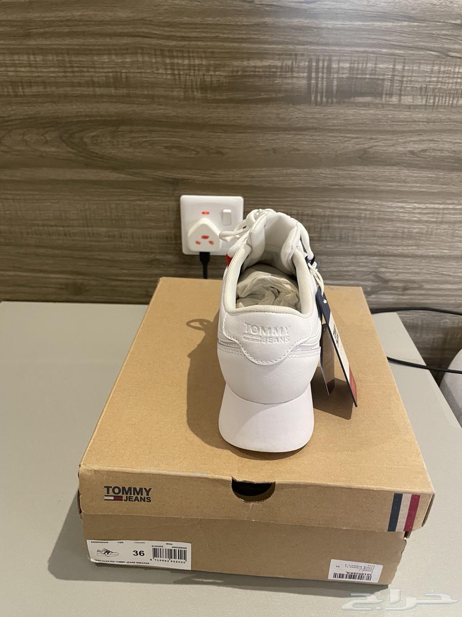 جزمتين نسائية جديدة مقاس 3664513590169859112