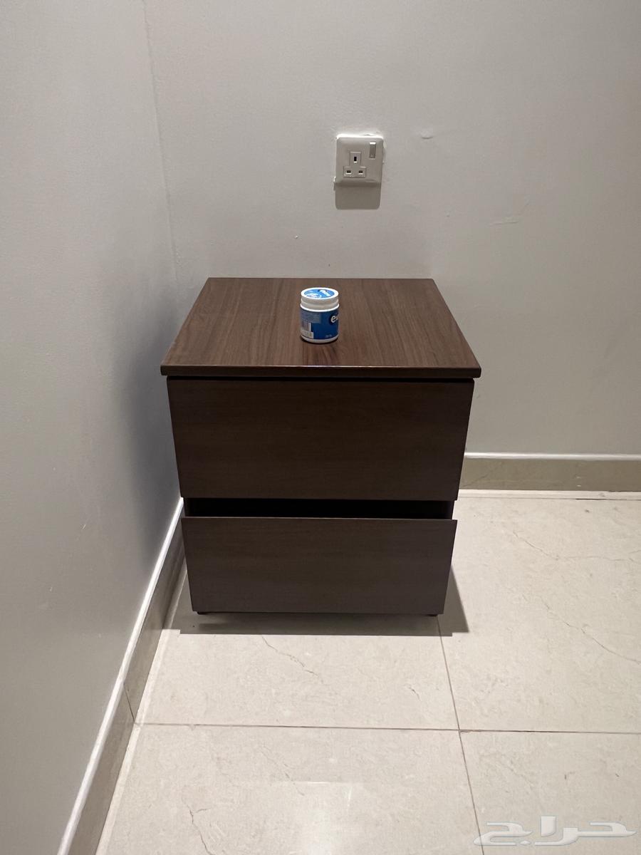 Wardrobe, table, and dressing table64517590778755113