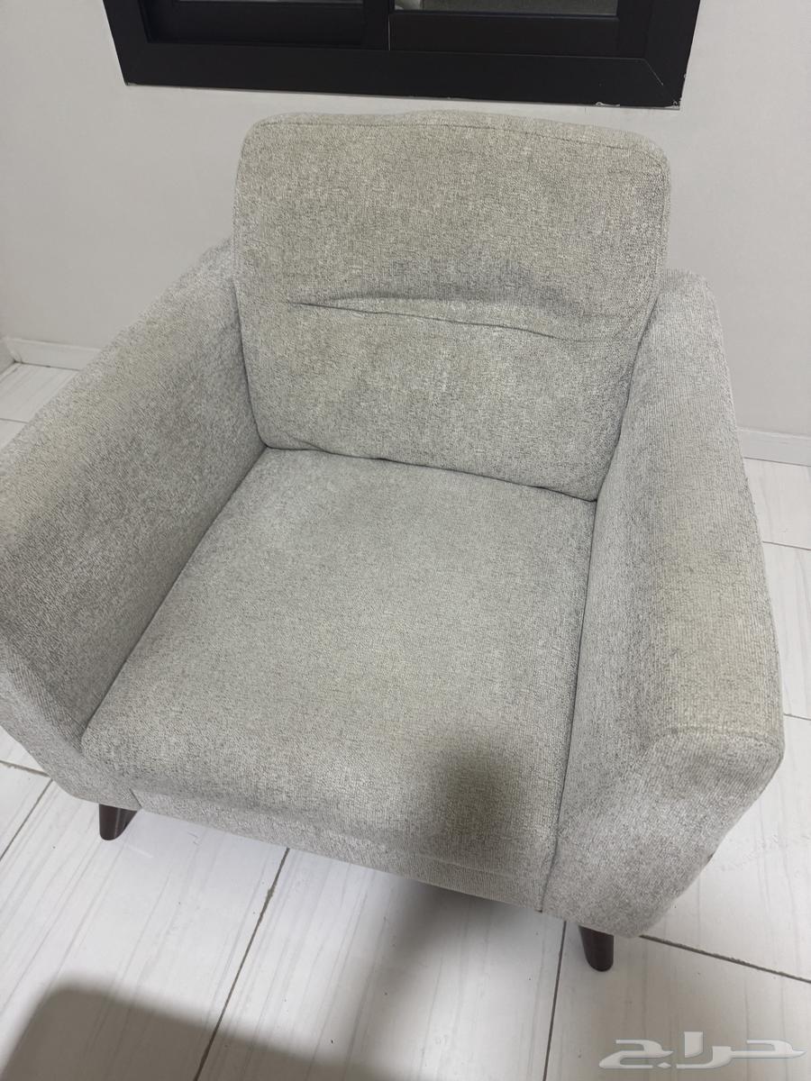 2 sofas 2 tables64516611107459110