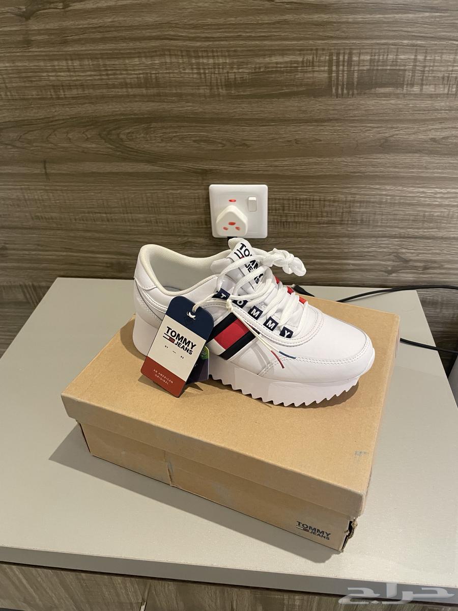 جزمتين نسائية جديدة مقاس 3664513590169859113