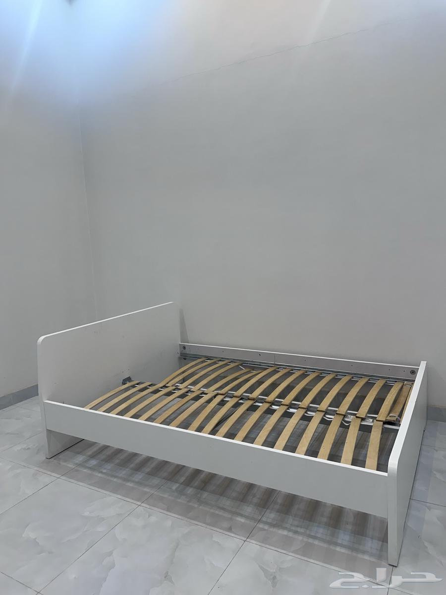 سرير مقاس 140x200 مع مرتبه جديد من ايكيا64517192164609114
