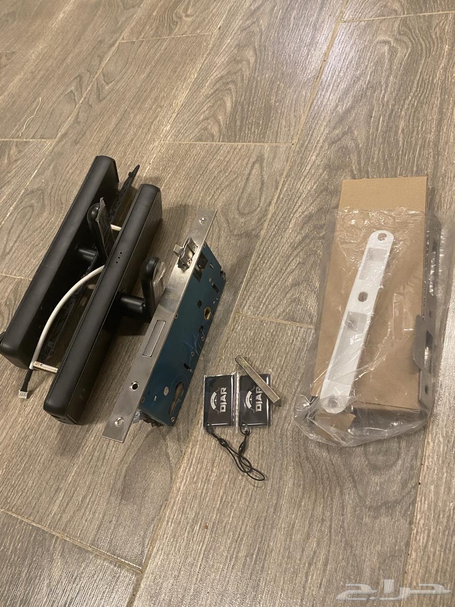 Self-access lock64516611044995111