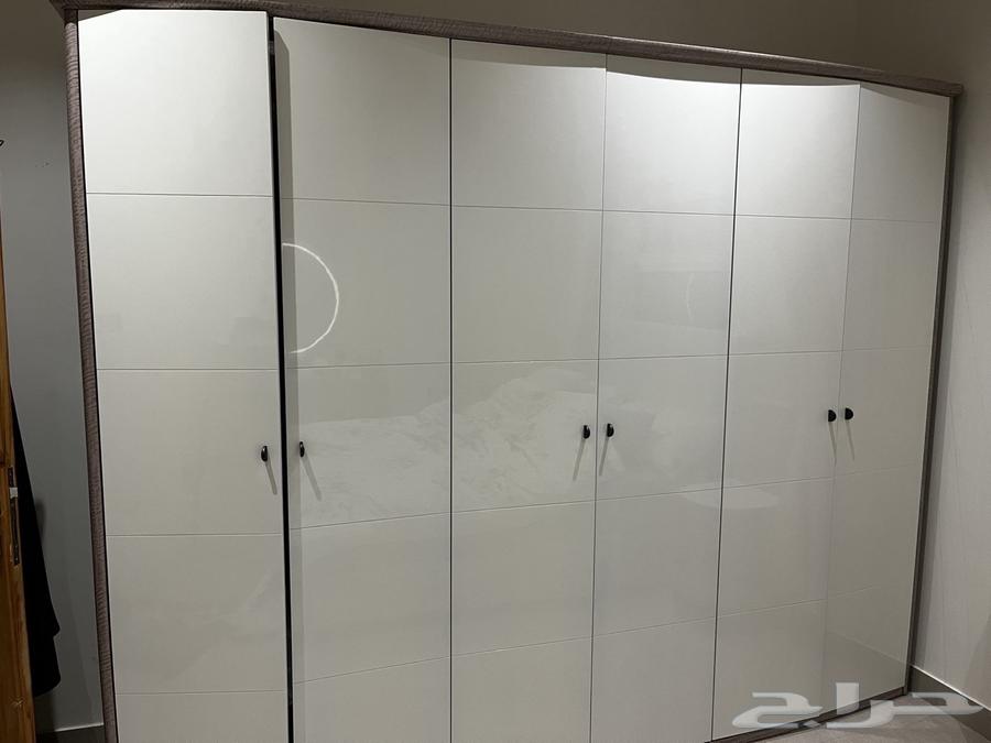 A bedroom set from Al-Amr bedding, original price on invoice, like new64510916263043112