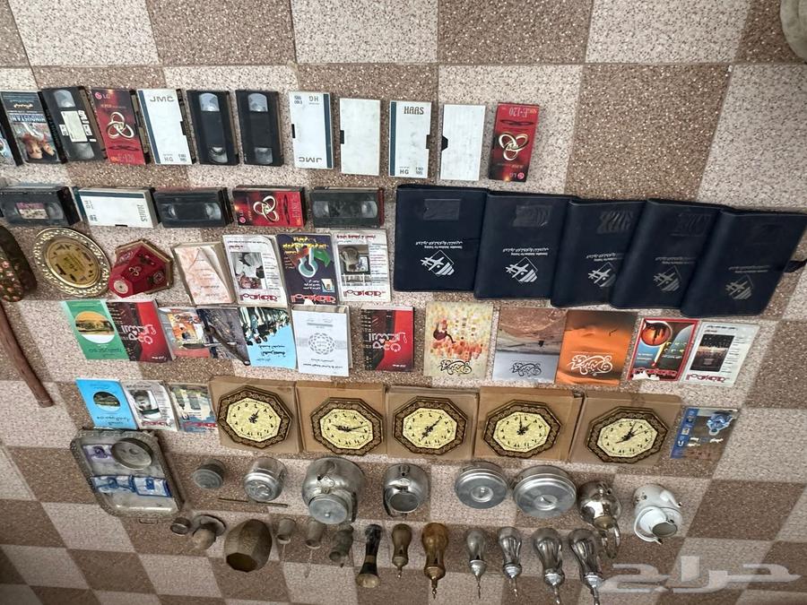 بضاعه تراثيات وأشرطة فيديوهات ومقتنيات متنوعه64549818309123112