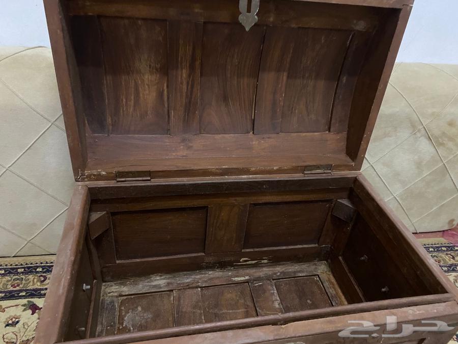 صندوق خشبي قديم جدا64511339792001113