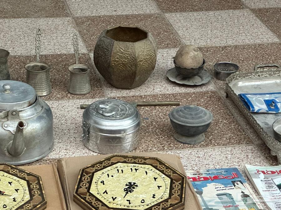 بضاعه تراثيات وأشرطة فيديوهات ومقتنيات متنوعه64549818309123113