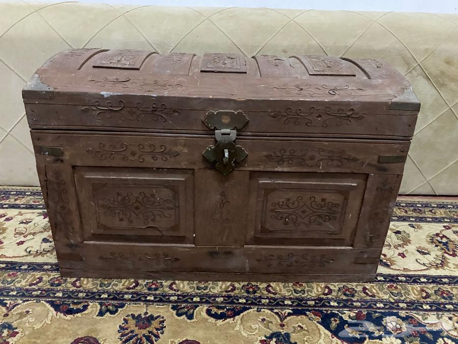 صندوق خشبي قديم جدا64511339792001110