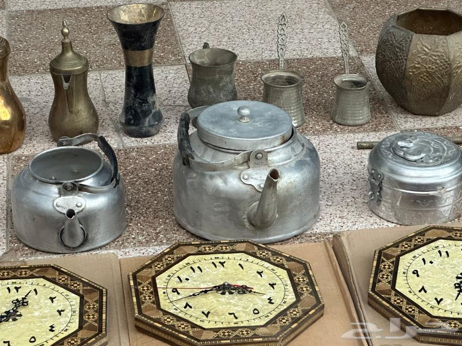 بضاعه تراثيات وأشرطة فيديوهات ومقتنيات متنوعه64549818309123110