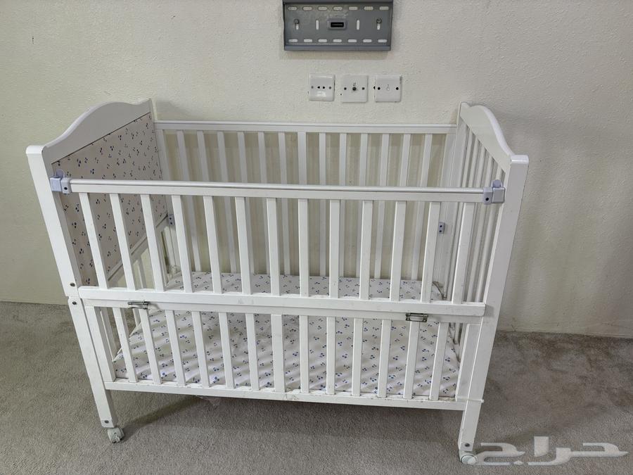 Baby chair, new, with broken cushion supportable from one month to five years64514638099459110