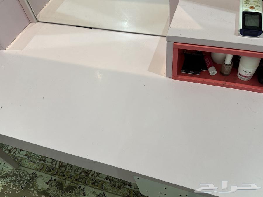 تسريحه ودولاب مع المرايه وكمدينه صغيره64515919668355110