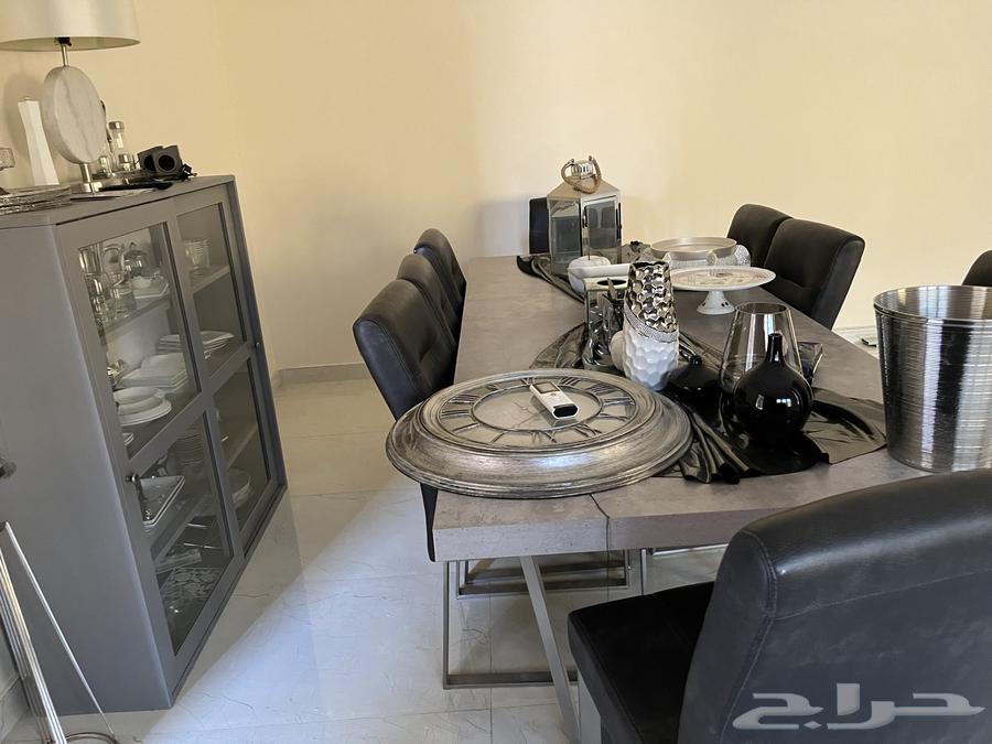 Dining table with chairs and serving cabinet64512302500738111