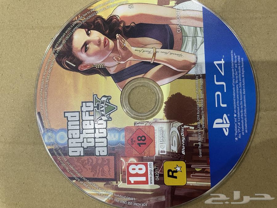 Two Sony PS4 controllers with games available64518325444098110