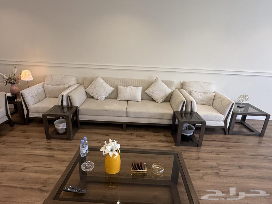 كنب نظيف للبيع يشيل عدد الى 20 شخص64513272247043114