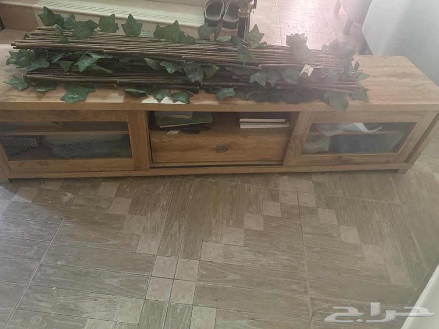 Clean TV table, simple usage, price 200 SAR64514706365058112