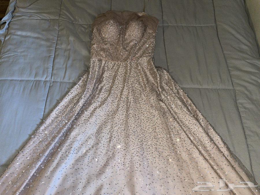 فستان تفصيل اللون وردي على بيج مقاس S أستخدام مره64515416860931112