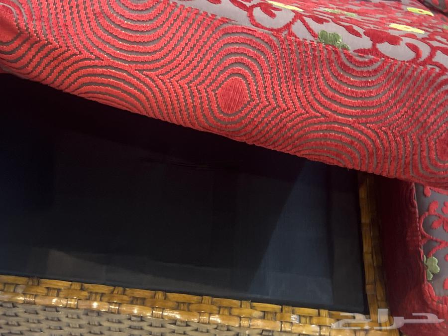 كنب حديقة او سطح شبه جديد مع تلبيسة جلد داخلية64517561779971111