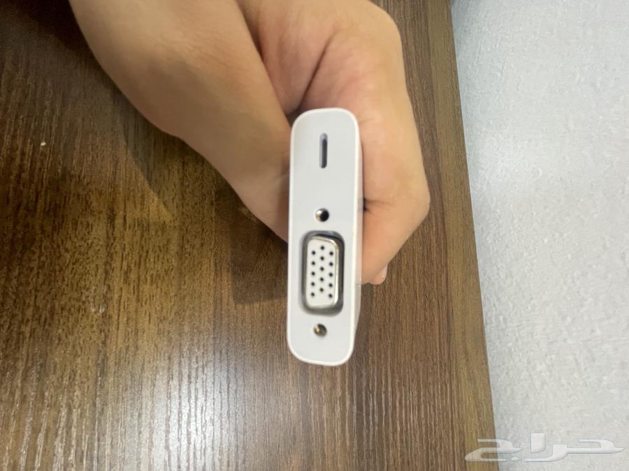 Apple Lightning to VGA Adapter أصلية كيبل   189 ريال64523752819713114
