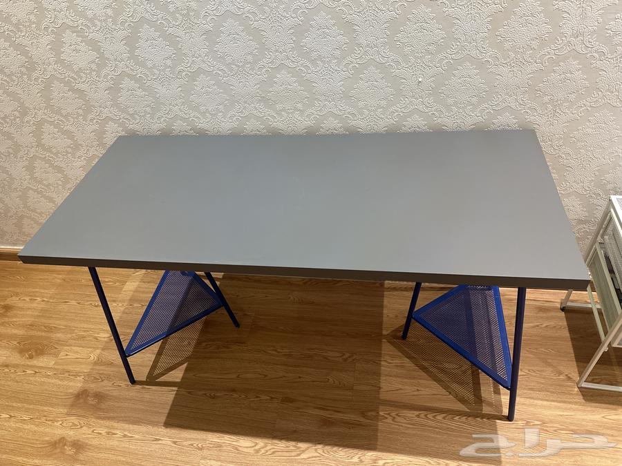 طاوله مكتب من ايكيا نظيفه جدا64514030963329111