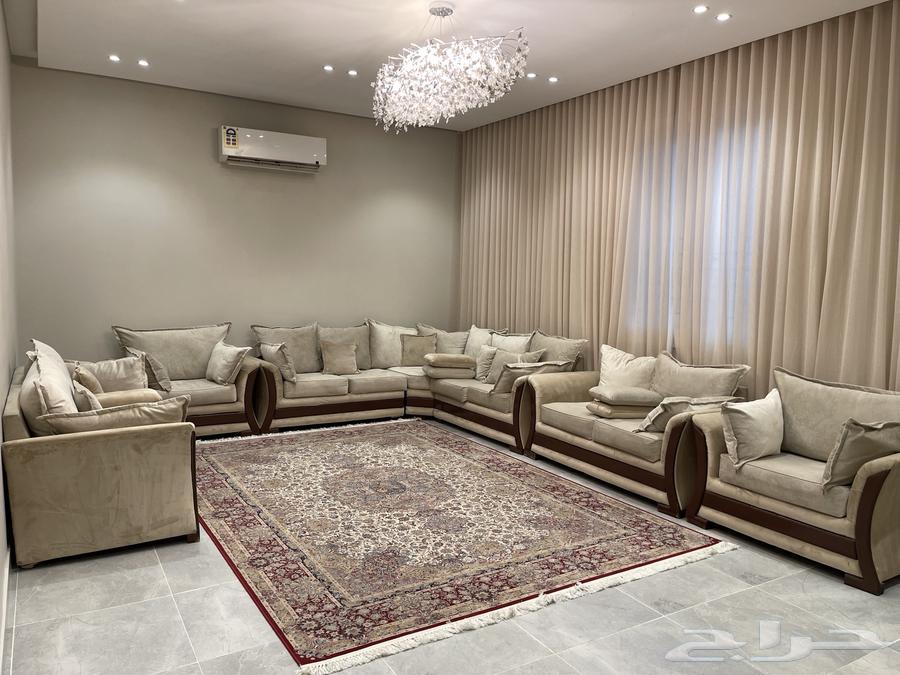 كنب مجلس مع طاولات خدمه ووسط يكفي 11 شخص64518831784705110