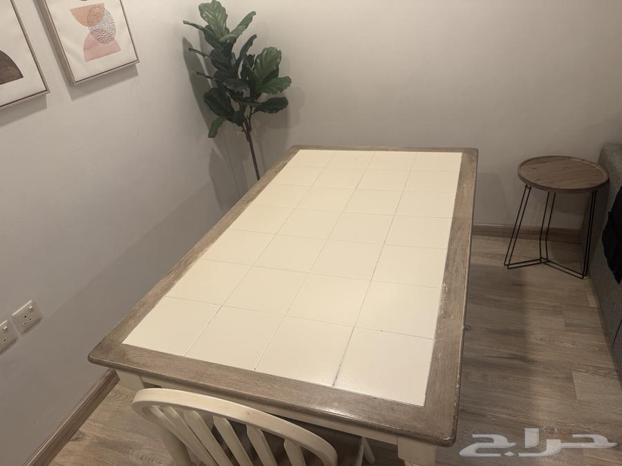 للبيع طاولة مستعملة من نوع فاخر من هوم سنتر64515150642049110