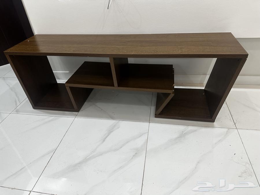 Wardrobe, TV table, and dressing table64517104754434114