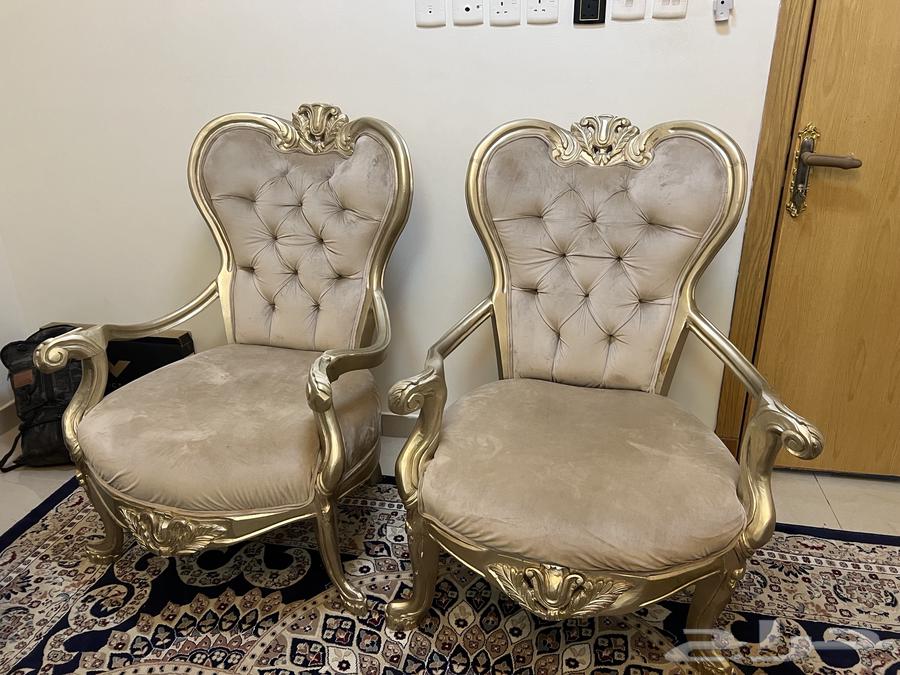 Large majlis with 3 tables, carpet, and curtain, all for sale64518367529729114