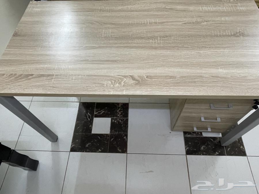 مكتب مودرن للبيع نظيف جدا64518747140611113