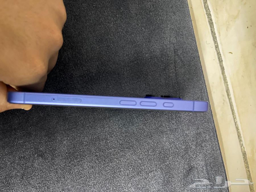 iPhone 16 standard, device is new from four days ago, box available64517705029123114