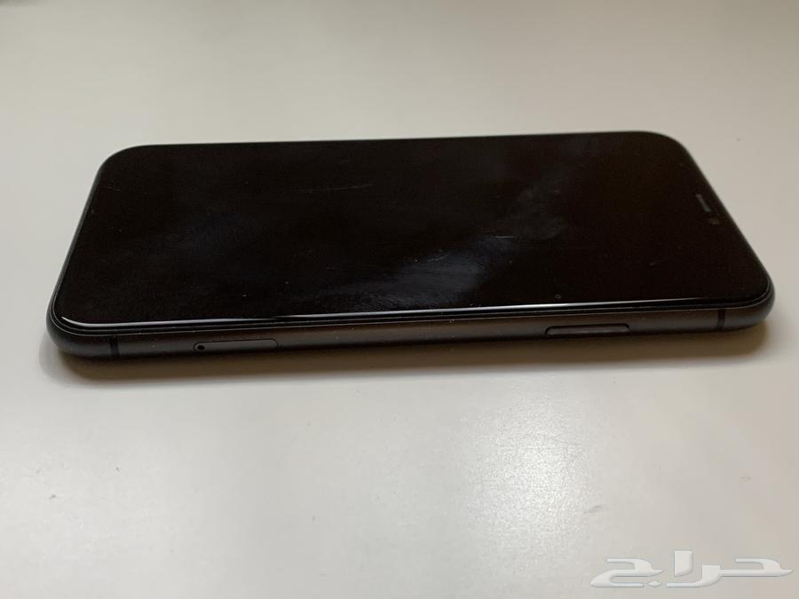 ايفون 11 أسود نظيف مع الكرتون64512524974977114