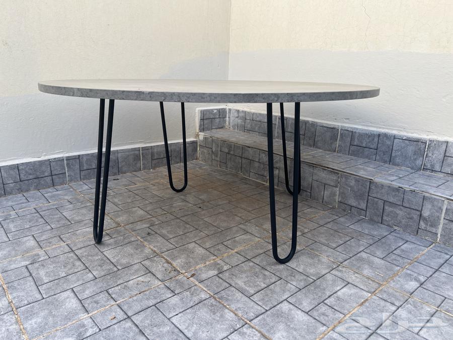 طاولة دائرية اربع ارجل64514997138306111