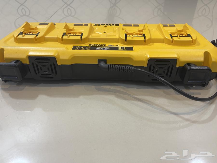 شاحن ديوالت 4 منافذ اصلي64516254202882112