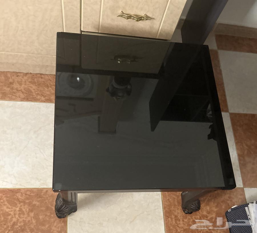 طاولة للبيع64513631891585111