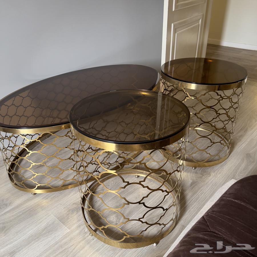 طاولة كبيره مع طاولتين خدمة64512776648321111