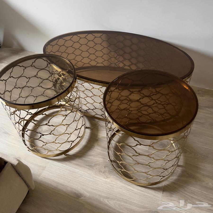 طاولة كبيره مع طاولتين خدمة64512776648321112