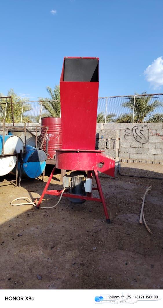 جاروشة علف او مطحنة للبيع64518747077506113