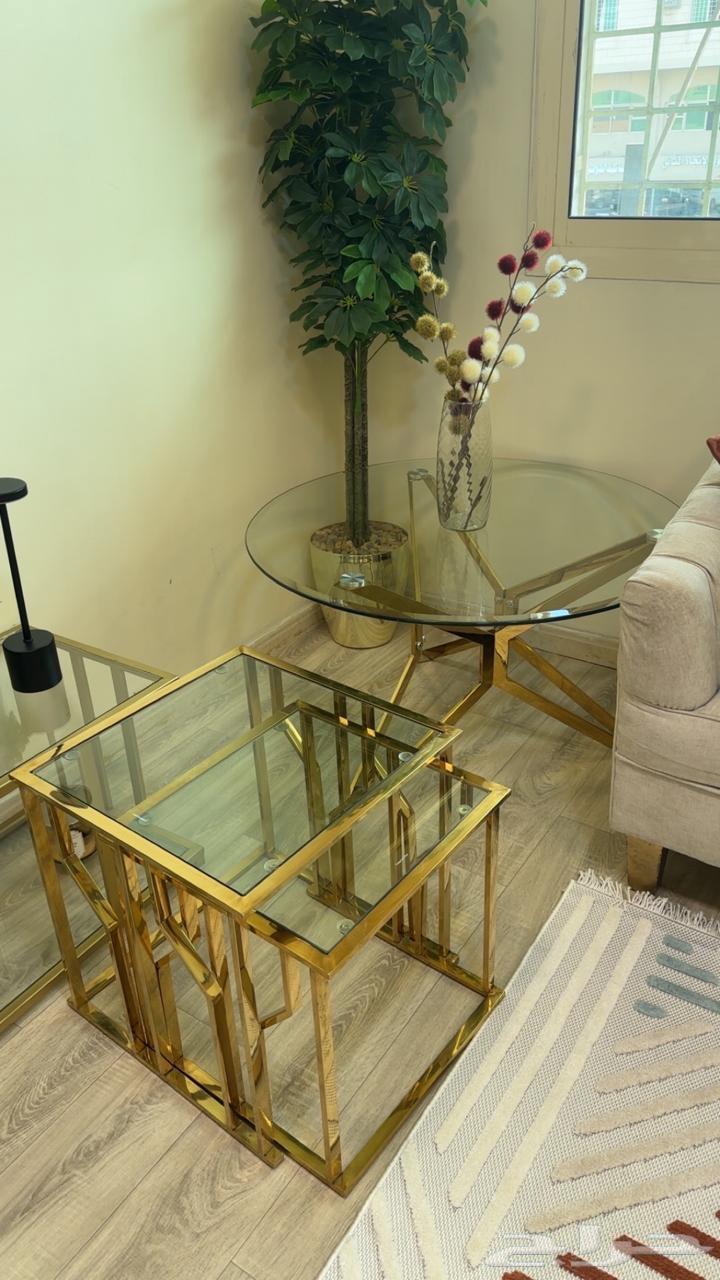 Stylish tables64516240027138111