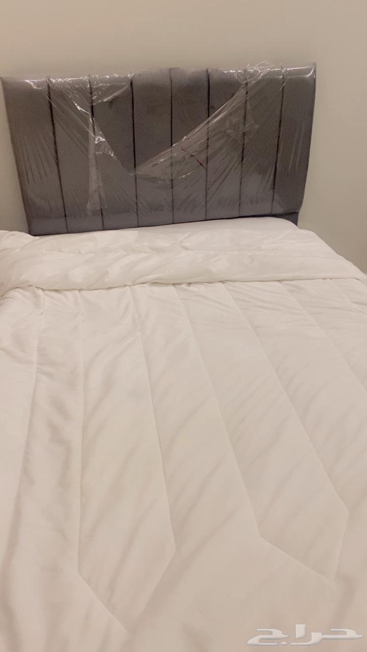 Bed with mattress in excellent condition64515318844545112