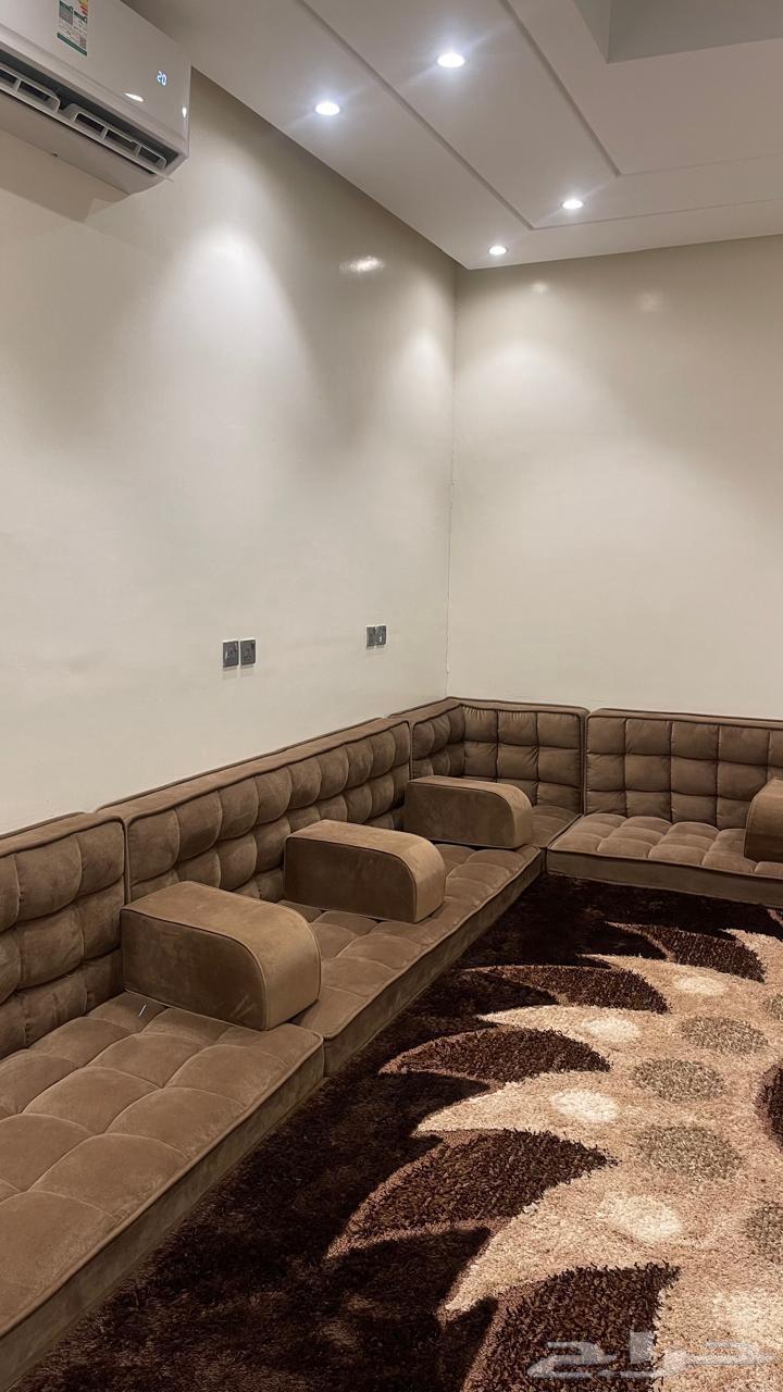 Floor sofa64518888159619111