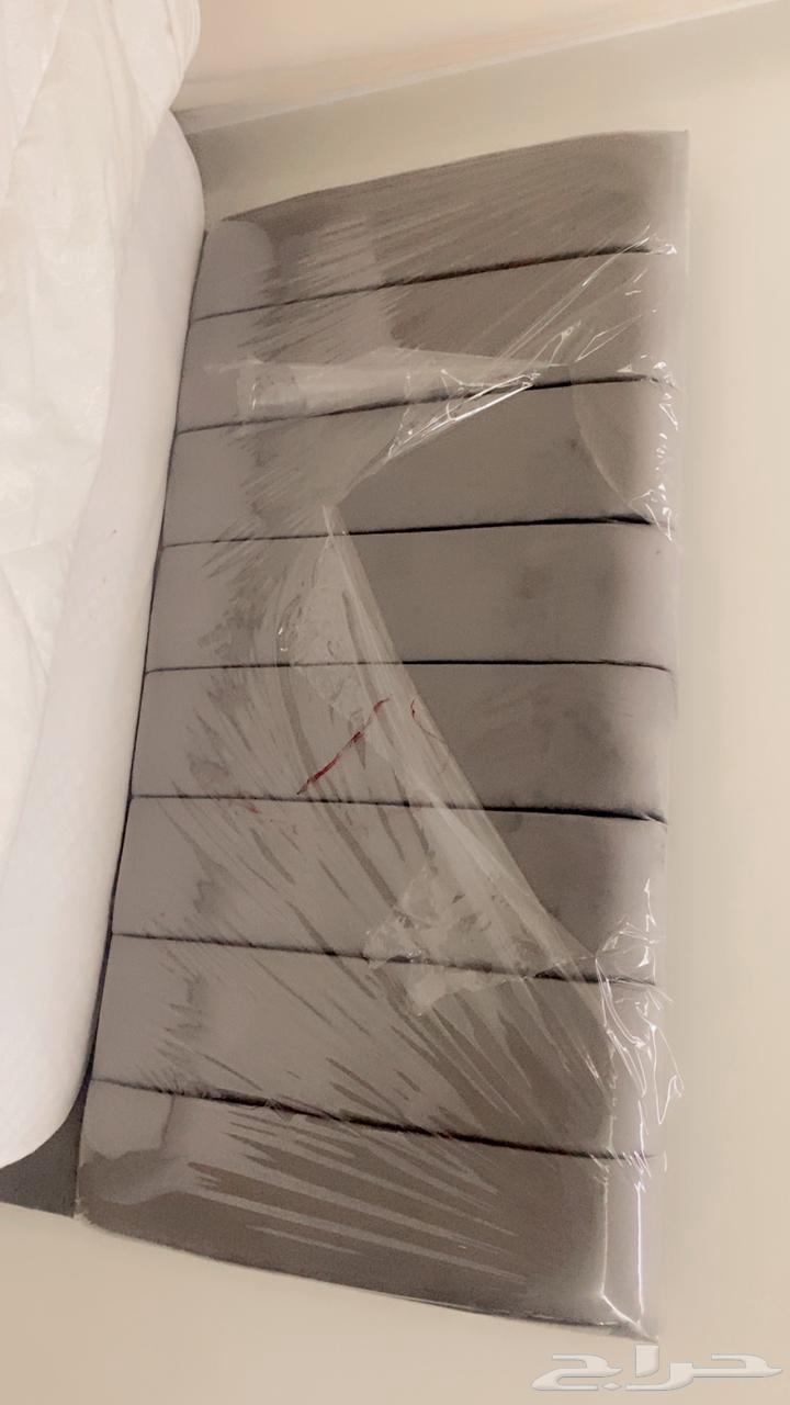 Bed with mattress in excellent condition64515318844545110