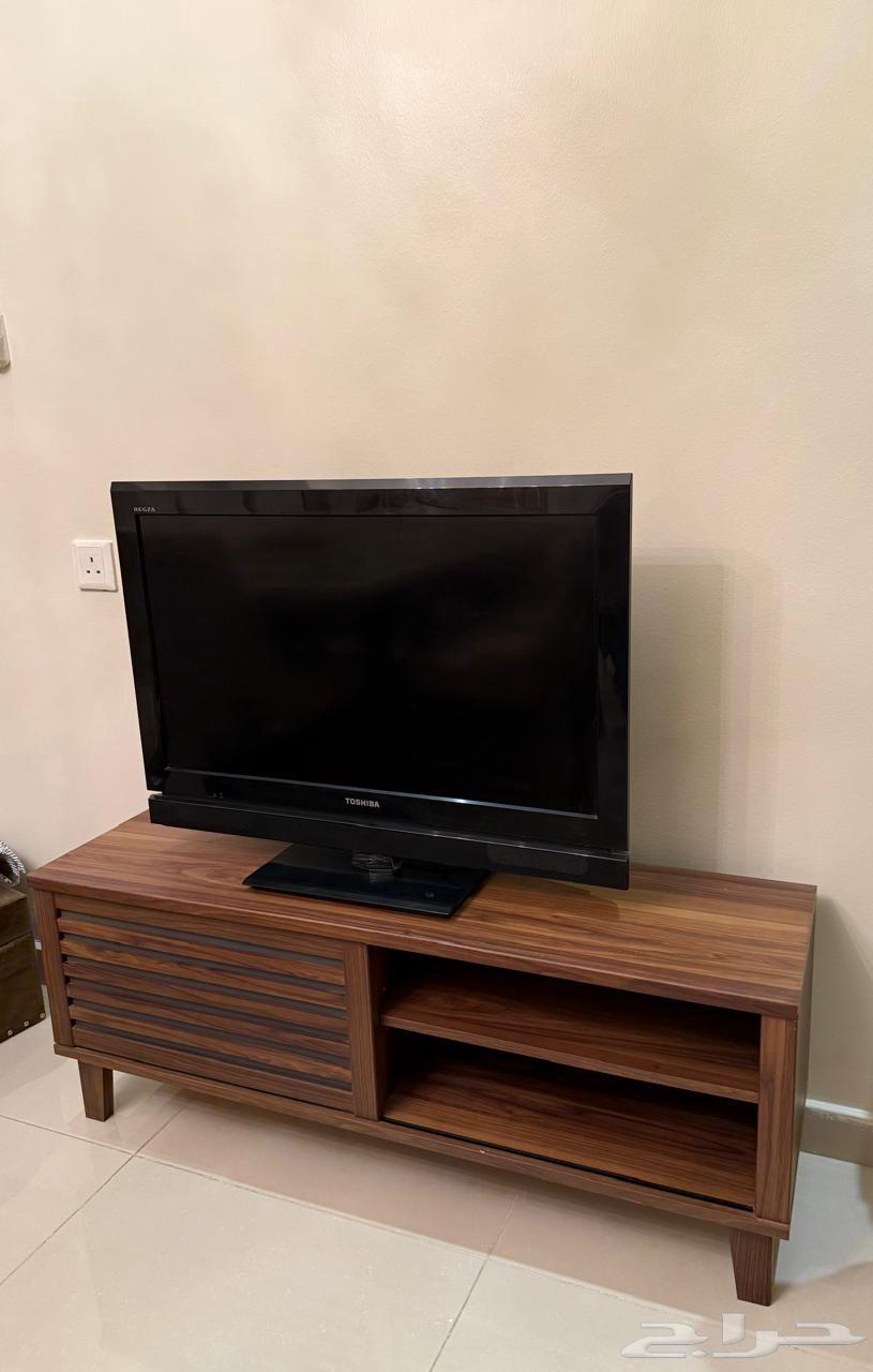 تلفزيون توشيبا مع طاولة64512860171138112