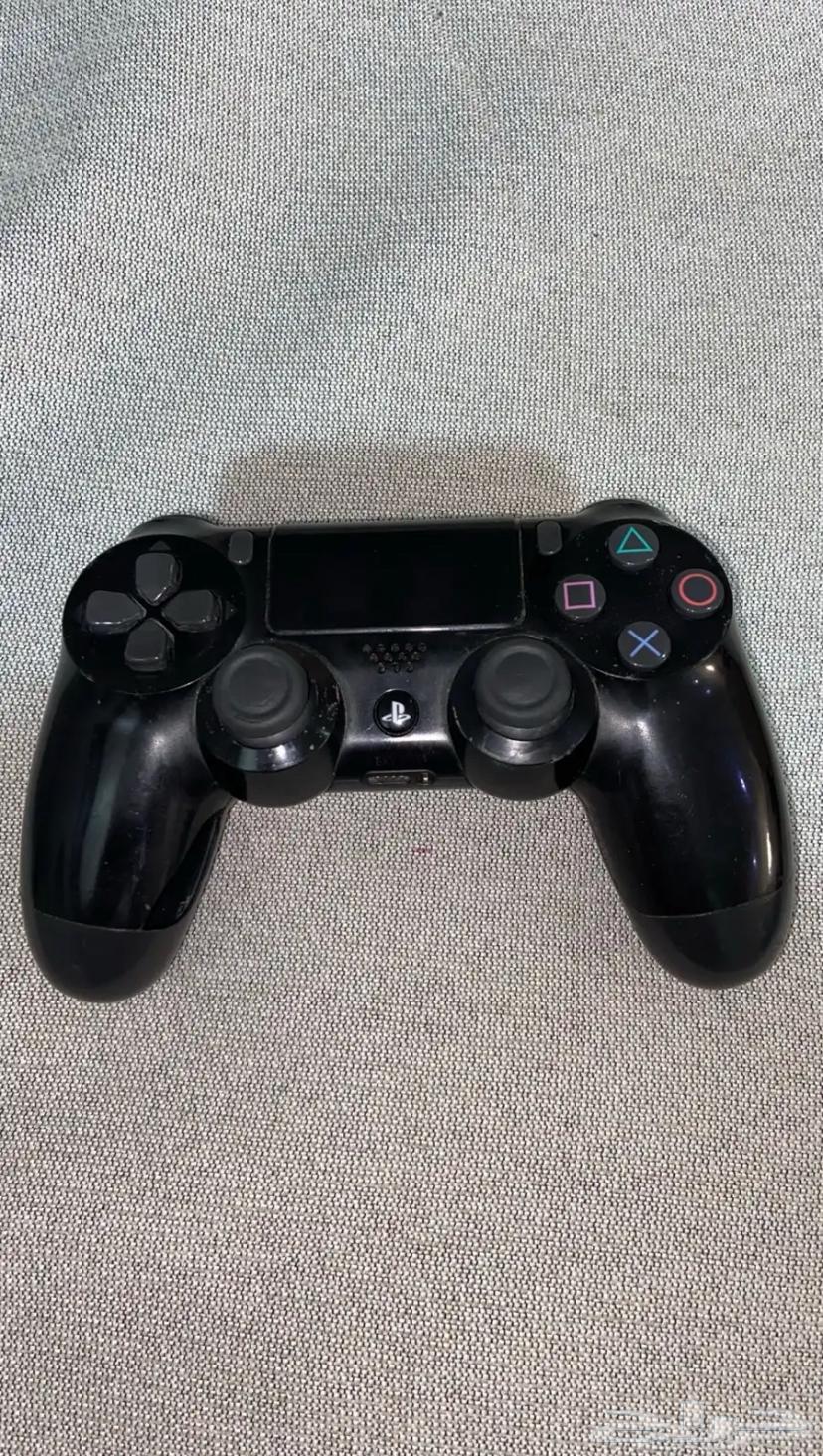 Sony 4 tapes and Sony 4 controller with a minor crack, nothing wrong except the crack64516016903553113