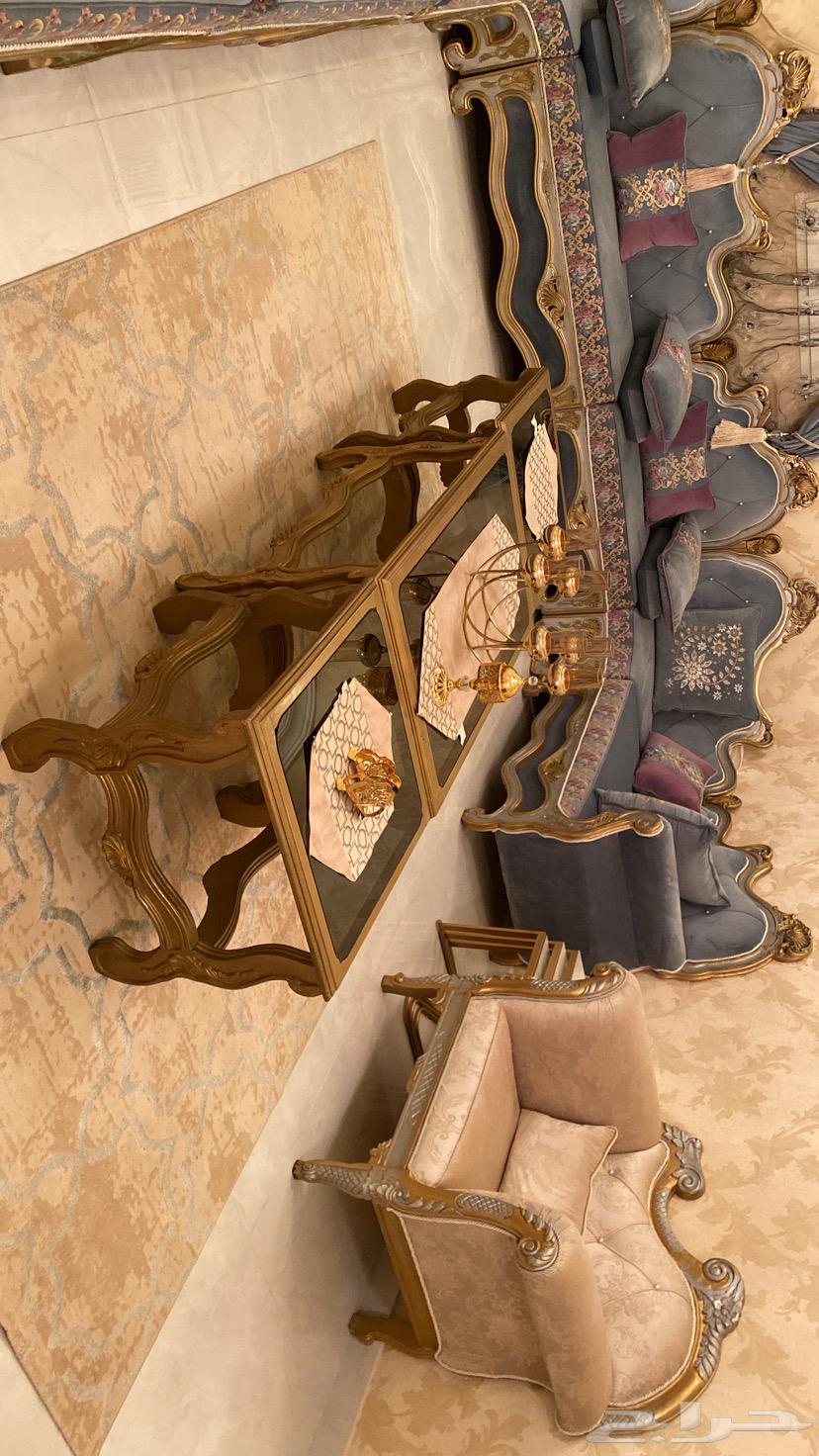 A complete council containing 3 tables Starah64512092671235112