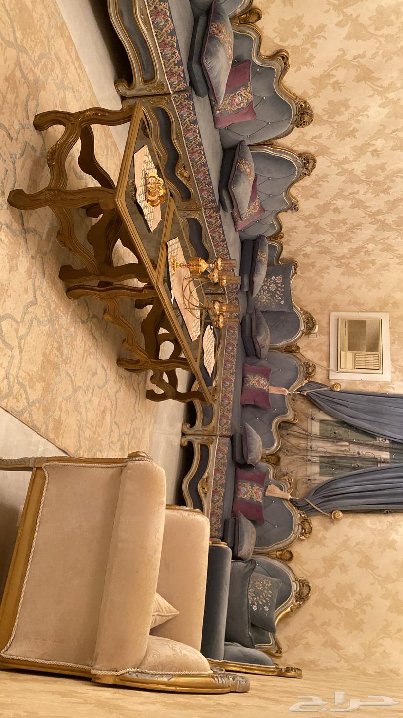 A complete council containing 3 tables Starah64512092671235110