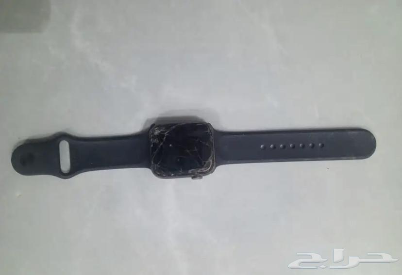 Apple Watch Series 4 with Broken Screen Only (90 SAR)64514306673538110