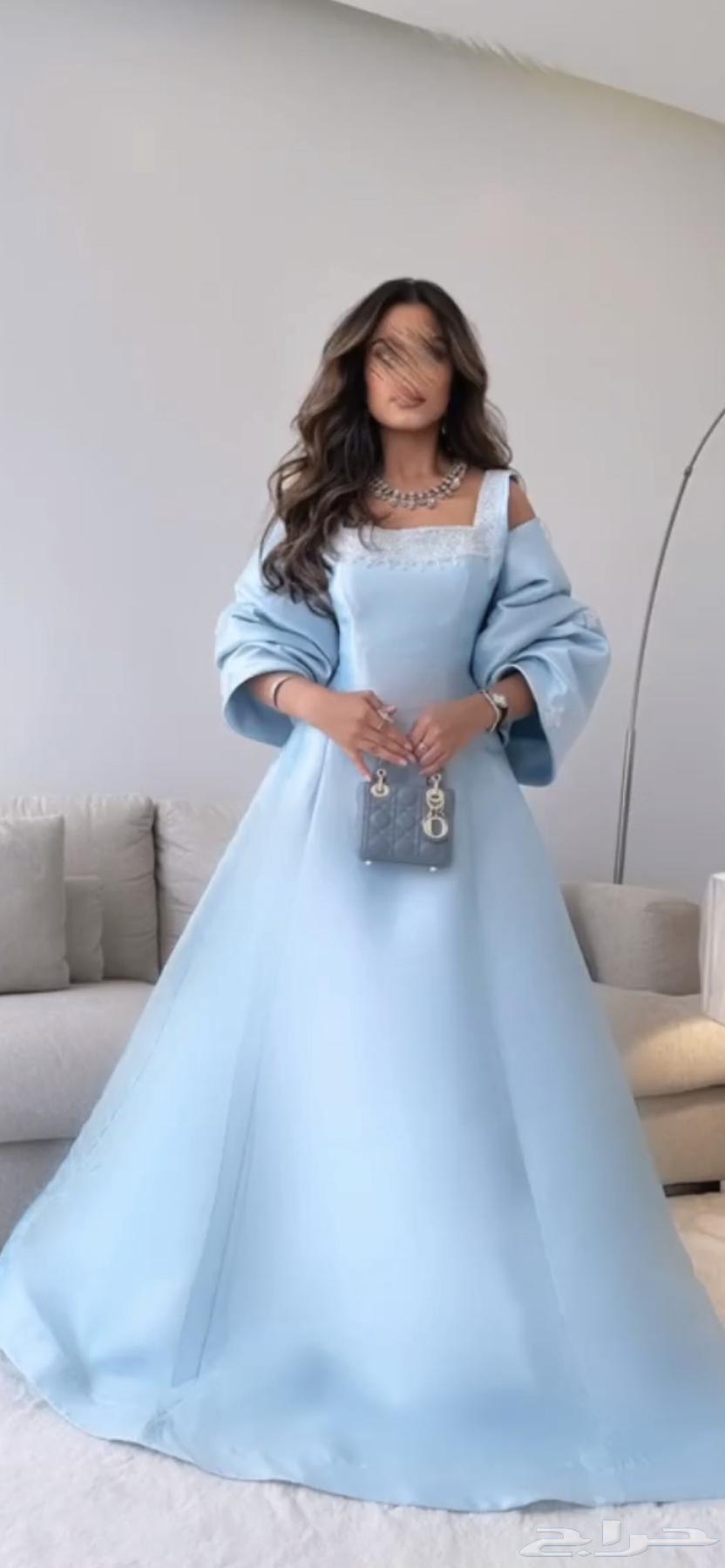 فستان نظيف من مصممه معروفه64515514787203110