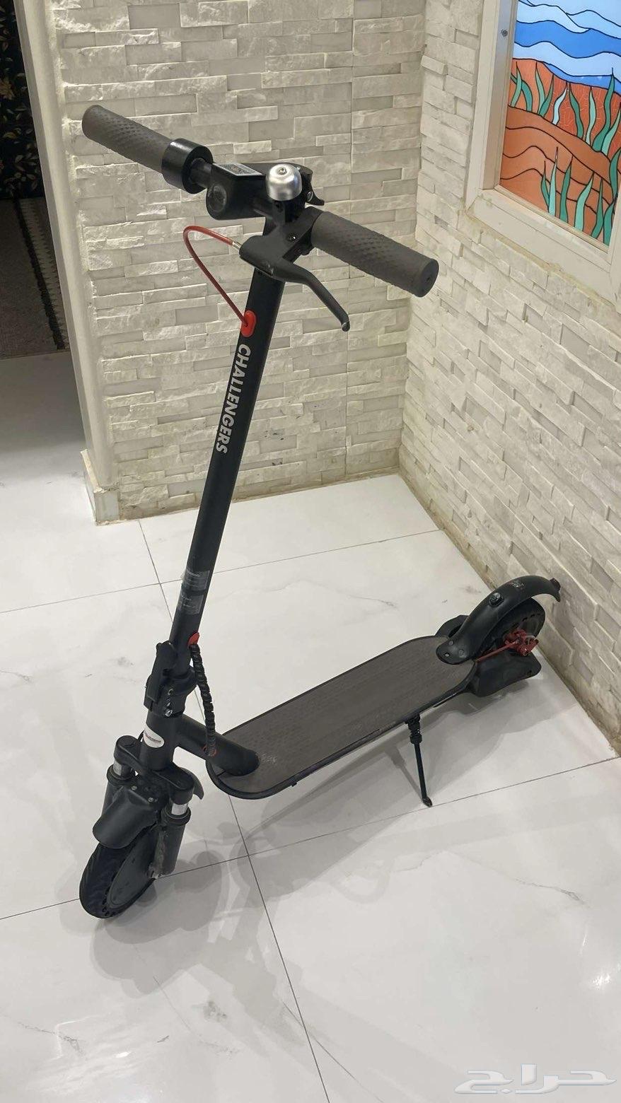 سكوتر للبيع 700 ريال ( وقابل للتفاوض)64518676284418110
